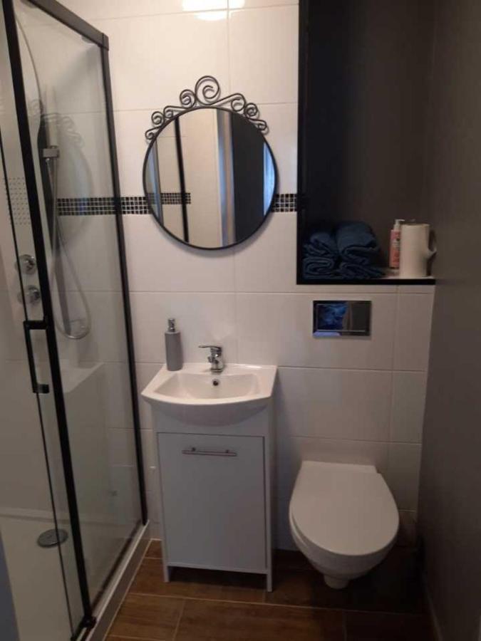 Apartament Wika Varşovia Exterior foto