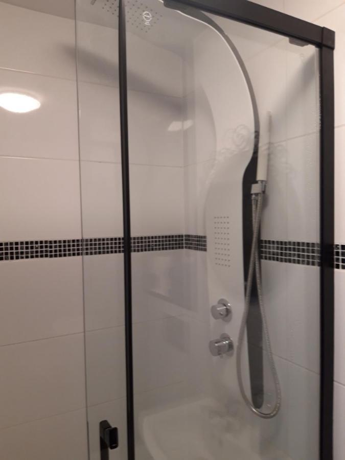 Apartament Wika Varşovia Exterior foto