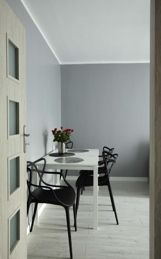 Apartament Wika Varşovia Exterior foto